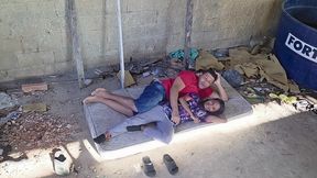 comendo a filha da puta da sapatao dando o cu no terraco