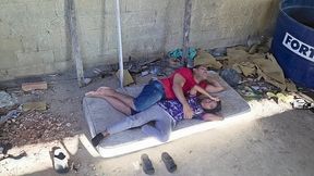 comendo a filha da puta da sapatao dando o cu no terraco