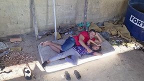 comendo a filha da puta da sapatao dando o cu no terraco