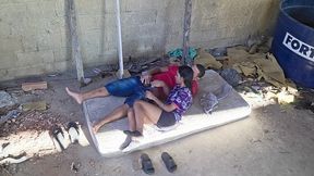 comendo a filha da puta da sapatao dando o cu no terraco