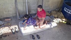 comendo a filha da puta da sapatao dando o cu no terraco