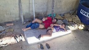 comendo a filha da puta da sapatao dando o cu no terraco