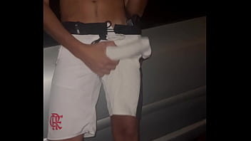 DE PAU DURO EM PUBLICO