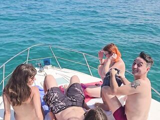 Fuckfest and partouze with 4 on a boat in a coarse sea, u're not prepared