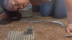 Ebony giantess shows up unnounced