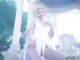 Female-corporalist Kyaa Chimera Show Off Her Sexy Feet