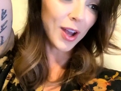 Brunette Solo Webcam Masturbation