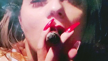 SEXY LADY SMOKING - CAR