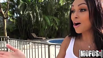 Ebony Babe&#039_s Anal Vacation - Mofos.com