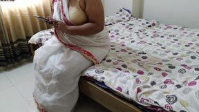 Sexy Stepmom Take Selfi for Her Boyfriend Watsapp Massage When I Help Her with Give Free Fucking