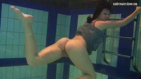 Enjoy underwater nude babes