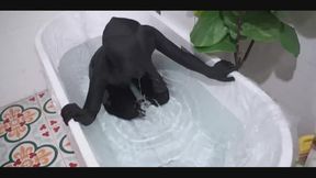 Bath tub stuffiness game