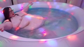 BBW SSBBW belly jiggles play in hot tub