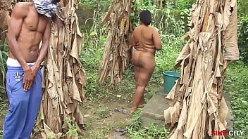 My neighbor&#039_s wife loves to bath outside near the local well, she&#039_s so hot