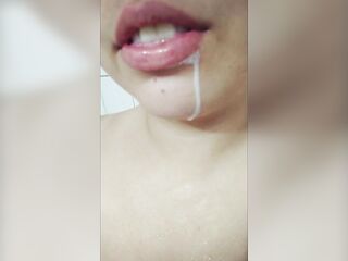 Tomando leche y Babeando carnal Fetiche Saliva / Drinking Milk and Drooling Carnal Saliva Fetish