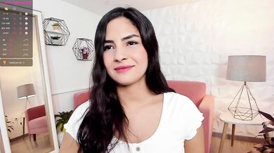 NaughtySaray's Jiggly Bubble Butt Oiled Up – Colombian BBW Squirts Easy for Your Hard Cock