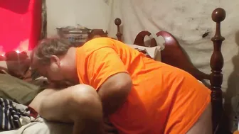 Horny bear sucks off strangers from Craigslist in amateur blowjob session