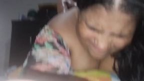 Mi vecino viene a pedir ayuda termina consolandome hasta llega el punto que termina follandomes el culo hasta dejarmelo todo lleno de leche