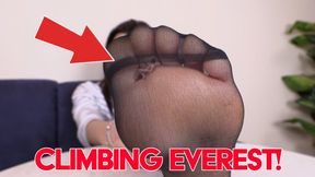 Climbing Everest! (Giantess) -HD