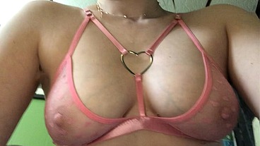 do i look cute in pink :)