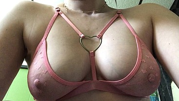 do i look cute in pink :)