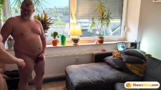 Los gays japoneses regordetes ofrecen sexo duro e intenso, penetración anal sin protección con penes grandes y besos apasionados