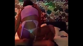 PEGANDO TRANS E FODENDO ELA EM VARIAS POSI&Ccedil_&Otilde_ES