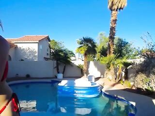 2 sexy beauties at the pool camshow
