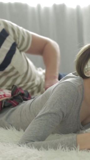 Powerful moment from "Horny Tenn wird entjungfert"