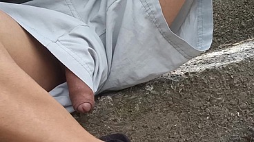 Freeballing on public and show public cock
