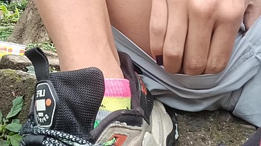 Freeballing on public and show public cock