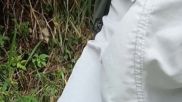 Freeballing on public and show public cock