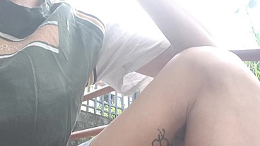 Freeballing on public and show public cock