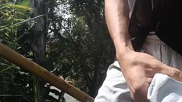 Freeballing on public and show public cock