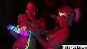 Black-light Babes Nadia And Ophelia Suck Off A Colorful Cock - Ophelia Rain And Nadia White