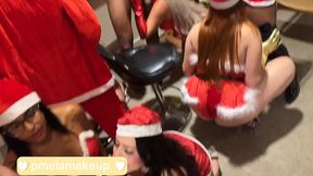 fizemos uma suruba de natal com 3 pirocudos e 2 trans gostosas e dotadas eu e minhas amiguinhas fudemos muito