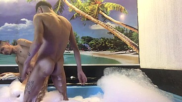 Guilherme Silva dotado e grosso né fudeu gostoso na piscina do motel e depois ainda comi muito ele
