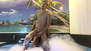 Guilherme Silva dotado e grosso né fudeu gostoso na piscina do motel e depois ainda comi muito ele