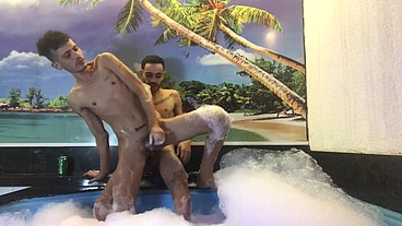 Guilherme Silva dotado e grosso né fudeu gostoso na piscina do motel e depois ainda comi muito ele