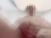 【真下からおしっこ】下からのアングルでおしっこ撮影