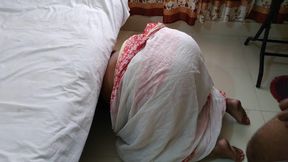 Pakistani Hot Stepmom Gets Stuck While Sweeping Under the Bed When Stepson Fucks Her & Cum Out Her Big Ass