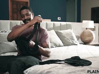 Stepdad fakes an damage to get a tugjob