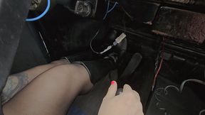 Sweaty feet after driving in boots