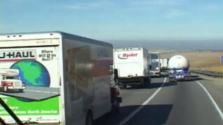 Johnny Thrust penetriert die amerikanischen Schönheiten Gia Paloma, Julie Night und Kami Andrews anal bis zum explosiven Orgasmus.