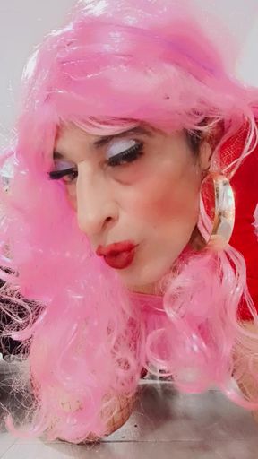 Veteran closet shemale fucks her pussy