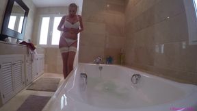 College Girl Bath