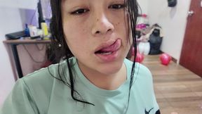 encontre a mi amiga en su cuarto bailando sola y le pedi que me cumpliera mi fantasia