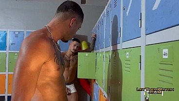 SEXO NO VESTIÁRIO DO CLUB