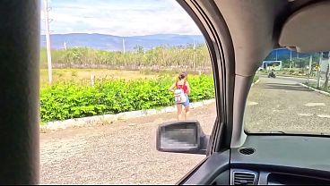 Flaca de 18 A&ntilde_os Perdida en la Carretera Entrega el Co&ntilde_o a un desconocido Pervertido Por dinero