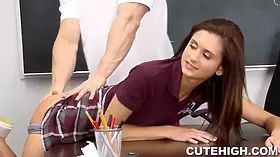 Presley Dawson exercises this knob